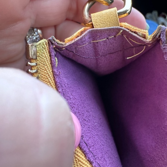 Louis Vuitton Epi Leather Pouchette - Picture 6 of 17